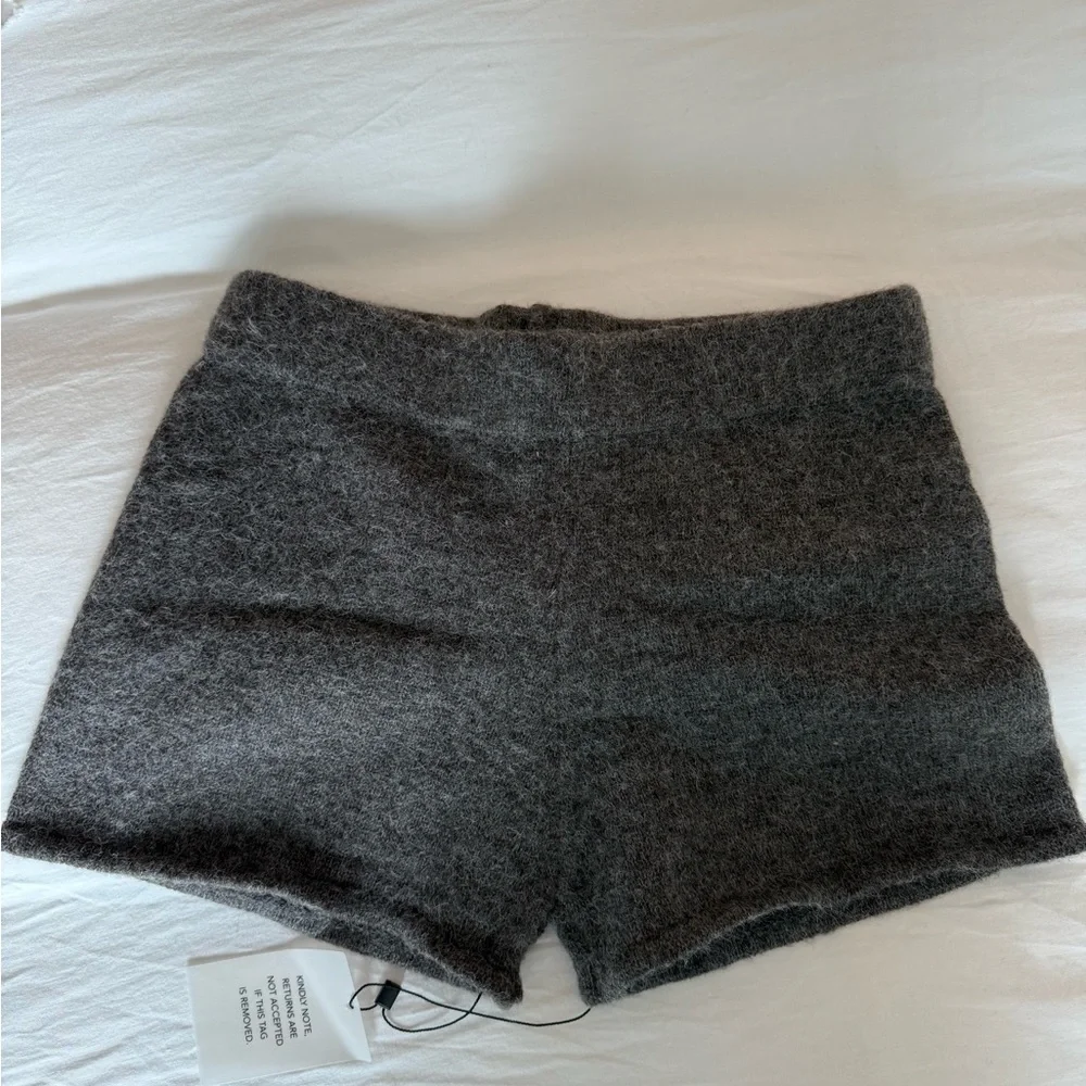 All The Ways Belle Shorts - Picture 2 of 3